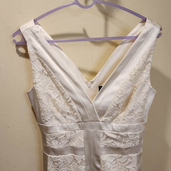 Jax Ivory Satin and Lace fitted sleeveless short Wedding dress  size 4 - Picture 7 of 11